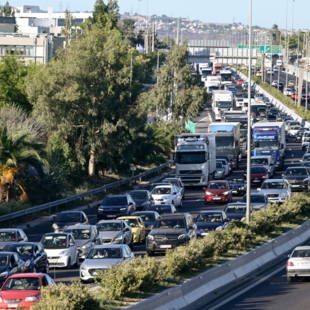 Κίνηση στους δρόμους: Μεγάλες καθυστερήσεις στον Κηφισό - Προβλήματα και στο κέντρο της Αθήνας