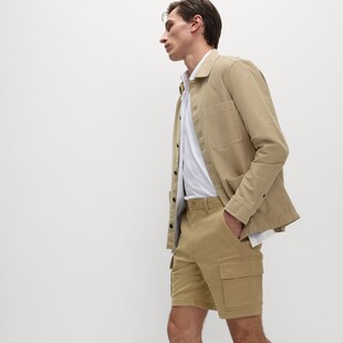 "Short shorts": Η M&S παρουσιάζει τη νέα συλλογή ανδρικών σορτς
