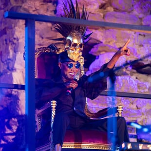 Ευτυχώς που υπάρχει και η Grace Jones