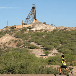 Σε κίνδυνο το Ιερό Όρος των Απάτσι – Χαλκορυχείο απειλεί ιστορικό τόπο λατρείας