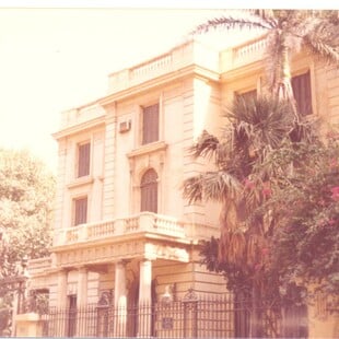 Τρία Αλεξανδρινά Μέγαρα: Φίννεϋ, Ρόλο, Σαλβάγου