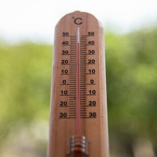 Καιρός: Σε «κόκκινο» συναγερμό το επόμενο 48ωρο - Οι θερμοκρασίες μέχρι τον Δεκαπενταύγουστο