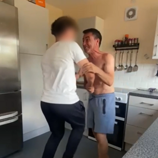 Συγκινεί καρκινοπαθής single dad: Κέρδισε 1 εκατ. στο Λόττο - «Θέλω να πάω τα παιδιά μου στην Ελλάδα»