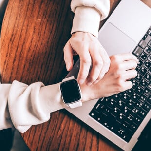 Μελέτη: Τα smartwatches «μπερδεύονται» στη μέτρηση του άγχους