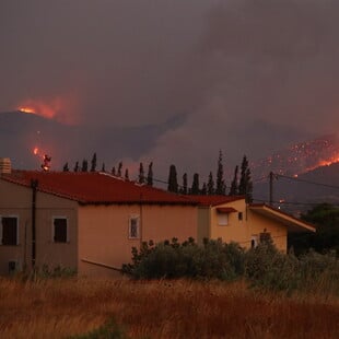 Φωτιά στην Ανατολική Αττική: Είναι η δεύτερη στην ίδια περιοχή, λέει ο αντιδήμαρχος Σαρωνικού