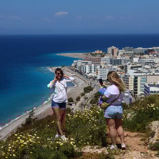 Συναγερμός για καιρικό φαινόμενο «Hot-Dry-Windy» έως την Τετάρτη – Στους 41°C αύριο η θερμοκρασία