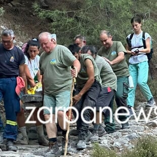 Κινηματογραφική διάσωση στο Φαράγγι της Σαμαριάς: Μετέφεραν στα χέρια 60χρονο άντρα για 3 χλμ