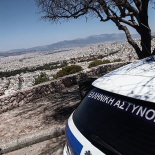 Πτώση νεαρού τουρίστα από τον Λυκαβηττό