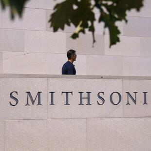 Η κυβέρνηση Τραμπ ζητά από το Smithsonian «ευθυγράμμιση» των μουσείων με το όραμα του προέδρου