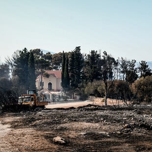 Φωτιά στην Πάτρα: Συνελήφθη 19χρονος - Ομολόγησε εμπρησμό