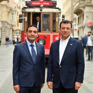Κωνσταντινούπολη: Συνέλαβαν για διαφθορά τον δήμαρχο του Πέρα και άλλα 43 άτομα