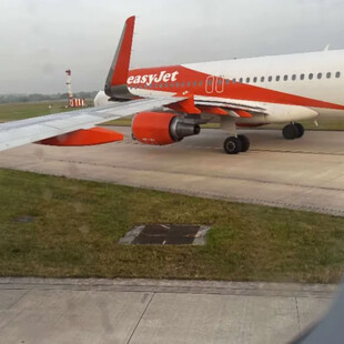 Φτερά αεροσκαφών της EasyJet συγκρούστηκαν στο αεροδρόμιο του Μάντσεστερ