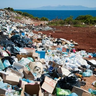 Συνθήκη για τα πλαστικά: Φόβοι για «ξεπούλημα» και αδύναμη συμφωνία