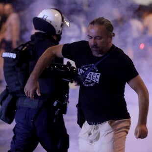 Σερβία: Επεισόδια σε αντικυβερνητικές διαδηλώσεις για πέμπτη συνεχόμενη νύχτα