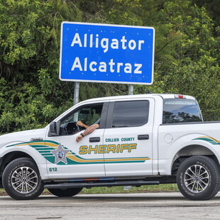 Δικαστής βάζει τέλος στα σχέδια του Τραμπ για το «Αλκατράζ με αλιγάτορες»