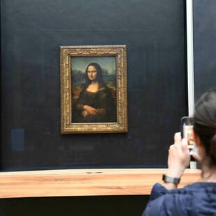 Λούβρο: Μεγάλη ανακαίνιση €800 εκατ. ετοιμάζει ο Μακρόν – Νέα αίθουσα για τη Μόνα Λίζα