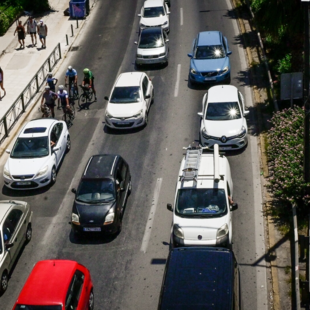 Κίνηση στους δρόμους: Αυξημένη γύρω από το λιμάνι του Πειραιά - Μικρές καθυστερήσεις στο κέντρο της Αθήνας