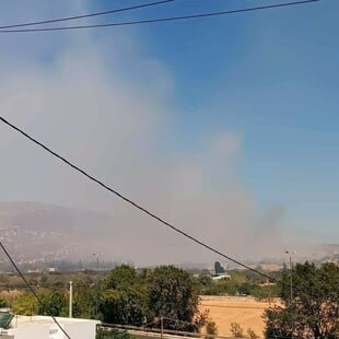 Φωτιά τώρα στην Παλαιοκαμάριζα Αττικής - Ήχησε το 112