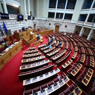 Βουλή: Την Τρίτη αρχίζει η επεξεργασία του νομοσχεδίου για την κοινωνική κατοικία, την ενίσχυση των τριτέκνων και των ΑμεΑ