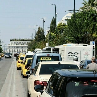 Κίνηση στους δρόμους: Μεγάλες καθυστερήσεις στον Κηφισό και το κέντρο της Αθήνας