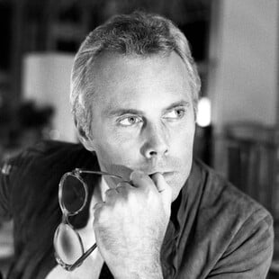 Giorgio Armani: «Η κομψότητα δεν είναι για να σε προσέχουν αλλά για να σε θυμούνται»