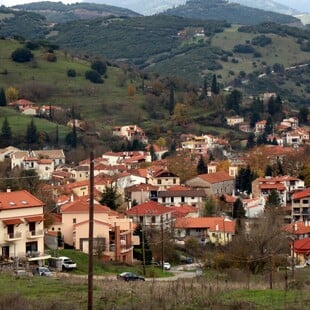 Καλάβρυτα: Ηγούμενος ήταν έτοιμος να πουλήσει Ευαγγέλιο του 1700 και 17 βυζαντινές εικόνες