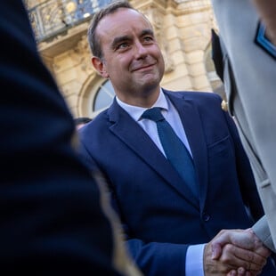 Σεμπαστιάν Λεκορνί: «Θα τα καταφέρουμε» - Αισιόδοξος ο νέος πρωθυπουργός της Γαλλίας