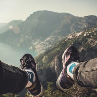 New sneakers, new personality: Ποιος θέλεις να είσαι φέτος, ανάλογα με τα παπούτσια που φοράς
