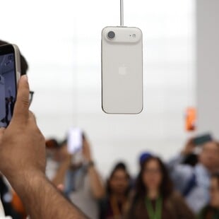 iPhone Air: Πόσο διαρκεί η μπαταρία του - O Tim Cook απαντά
