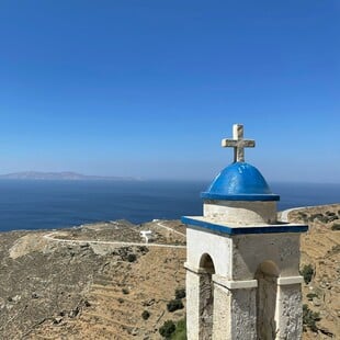 Αφιέρωμα Assocıated Press στην Τήνο: Ένα ελληνικό νησί έχει 1.000 ιδιωτικά παρεκκλήσια