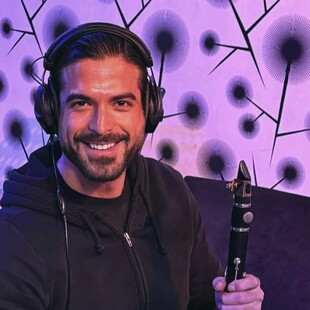 Μήνυση στον Άρη Μουγκοπέτρο από τον άνδρα που του έδωσε την κροτίδα 