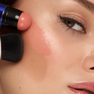 KIKO MILANO LUMIVERSE COLLECTION: Αφέσου στο φως και δώσε νέα διάσταση στη λάμψη σου αυτό το φθινόπωρο.