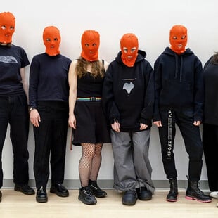 Pussy Riot: Μέλη του συγκροτήματος καταδικάστηκαν ερήμην τους από δικαστήριο της Μόσχας