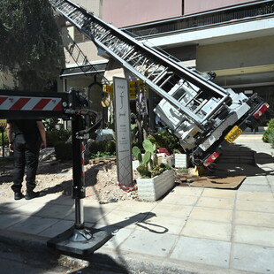 Γλυφάδα: Γερανός έπεσε σε καφετέρια