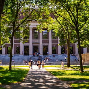 Χάρβαρντ: Νέοι περιορισμοί από την κυβέρνηση Τραμπ
