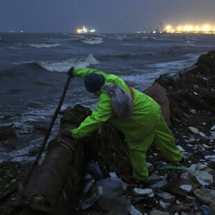 Φιλιππίνες: Χιλιάδες άνθρωποι εκκενώνουν τις περιοχές εν αναμονή του υπερτυφώνα Ραγκάσα