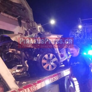 Τροχαίο στον Πειραιά: Αυτοκίνητο έπεσε σε κολώνα - Νεκρός ο οδηγός