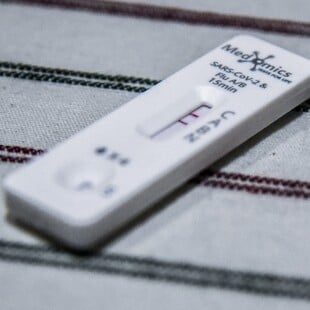 Θεσσαλονίκη: Καταδικάστηκε καθηγητής που εν μέσω κορωνοϊού πήγε στο σχολείο χωρίς αρνητικό self test