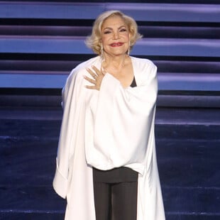 Μαρινέλλα: «Τα μάτια της εξακολουθούν να είναι κλειστά» - Ένας χρόνος μετά την κατάρρευση της σπουδαίας τραγουδίστριας στο Ηρώδειο