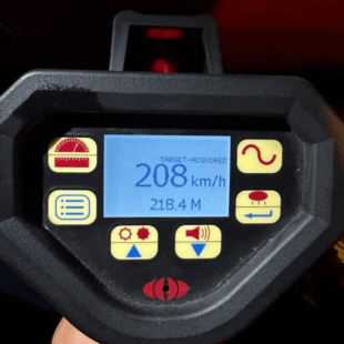 Συνελήφθη οδηγός που έτρεχε με 208 χλμ/ώρα στην Αθηνών – Λαμίας