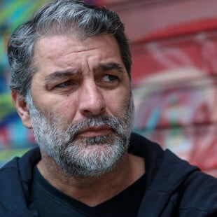 Συνελήφθη ο Βασίλης Μπισμπίκης μετά από καταγγελία για φθορές σε οχήματα