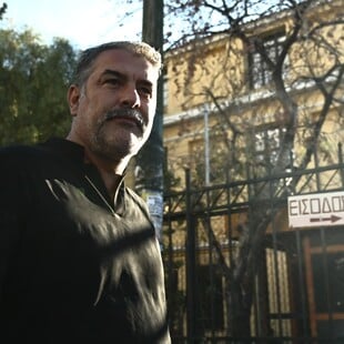 Βασίλης Μπισμπίκης: Τι λέει η συνεργάτιδα του ηθοποιού και τι ο αστυνομικός που έλαβε το τηλεφώνημα