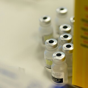 Pfizer: Συμφωνία με Τραμπ για να μειωθούν οι τιμές - Πόσο θα πληρώνουν πλέον οι Αμερικανοί