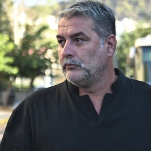 Βασίλης Μπισμπίκης: Βίντεο - ντοκουμέντο δείχνει τον ηθοποιό λίγα λεπτά μετά το τροχαίο στη Φιλοθέη