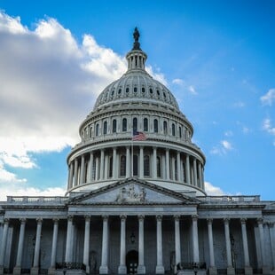 Shutdown: Επισήμως σε αναστολή λειτουργίας η κυβέρνηση των ΗΠΑ - Το πιθανό κόστος, η προϊστορία και οι αλληλοκατηγορίες