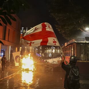 Επεισόδια στην Τιφλίδα: Η Γεωργία στο χείλος της πολιτικής αναταραχής
