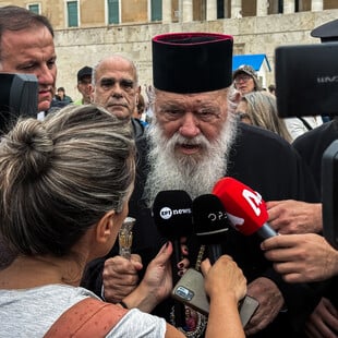 Στο πλευρό του Πάνου Ρούτσι ο Αρχιεπίσκοπος Ιερώνυμος: «Όπου υπάρχει πόνος, πρέπει να είμαστε κοντά»