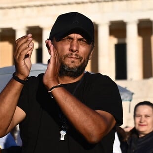 Πάνος Ρούτσι: Συνεχίζει για 23η ημέρα την απεργία πείνας στο Σύνταγμα