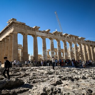 ΠΑΡΘΕΝΩΝΑΣ ΧΩΡΙΣ ΣΚΑΛΩΣΙΕΣ