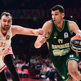 Μπάσκετ: Με νίκη του Ολυμπιακού έληξε το πρώτο ντέρμπι της σεζόν με τον Παναθηναϊκό 